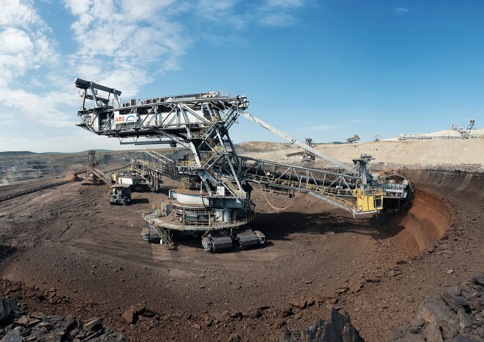 Heavy mining machinery maintenance